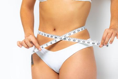 Flacher Bauch, aber ohne Sixpack? Die französische Workout-Methode Belly Sculpting kann helfen. Flacher Bauch, aber ohne Sixpack? Die französische Workout-Methode Belly Sculpting kann helfen.