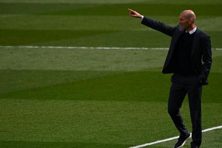 Medien: Zidane soll Juve-Trainer Pirlo ersetzen Medien: Zidane soll Juve-Trainer Pirlo ersetzen