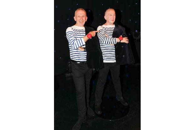 Von Jean Paul Gaultier gibt es mittlerweile nicht nur eine Wachsfigur, es gibt sogar gleich zwei. Als die nun in Paris präse...
