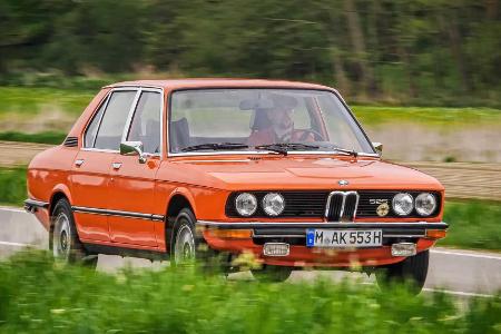 Zeitreise: Unterwegs im BMW 525 (E12) 