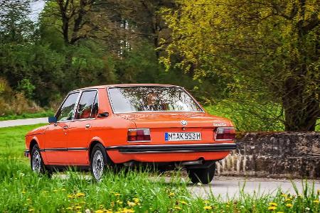 Zeitreise: Unterwegs im BMW 525 (E12) 