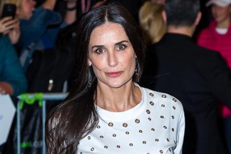 Nach ihren gescheiterten Ehen zu Bruce Willis und Ashton Kutcher ist Demi Moore seit 2013 Single. 2019 sagte sie im Intervie...