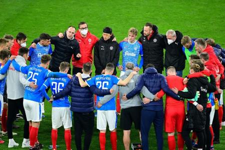 Aufstieg vertagt: Kiel vergibt in Karlsruhe ersten Matchball Aufstieg vertagt: Kiel vergibt in Karlsruhe ersten Matchball