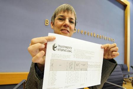 Schenk bietet sich dem DFB als Übergangs-Führungskraft an Schenk bietet sich dem DFB als Übergangs-Führungskraft an
