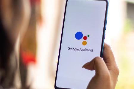 Der Google Assistant feiert seinen fünften Geburtstag.