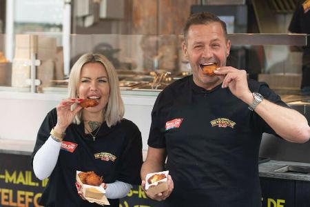 Willi Herren mit Desiree Hansen-Schmitz bei der Eröffnung der Willi Herren mit Desiree Hansen-Schmitz bei der Eröffnung der