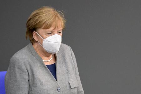 Bundeskanzlerin Angela Merkel will in Zukunft weniger reisen. Bundeskanzlerin Angela Merkel will in Zukunft weniger reisen.