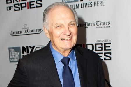 Hollywood-Größe Alan Alda machte seine Parkinson-Diagnose im Juli 2018 publik. Zu diesem Zeitpunkt habe er schon seit drei J...