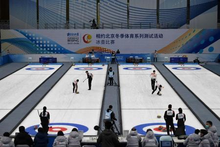 Olympia für Curlerinnen nur noch über Umweg erreichbar Olympia für Curlerinnen nur noch über Umweg erreichbar