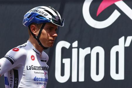 Nach Sturz: Evenepoel steigt aus dem Giro aus Nach Sturz: Evenepoel steigt aus dem Giro aus