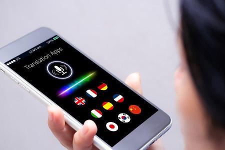 Übersetzer-Apps ist es egal, welche Sprache Sie sprechen. Der Algorithmus versteht alles. Übersetzer-Apps ist es egal, welche Sprache Sie sprechen. Der Algorithmus versteht alles.