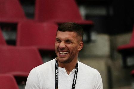 Pünktlich zum Geburtstag: Podolski geht mit neuer Kollektion an den Start Pünktlich zum Geburtstag: Podolski geht mit neuer Kollektion an den Start