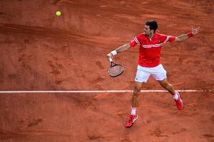Djokovic schnappt Tsitsipas den Sieg weg und feiert zweiten Triumph in Paris