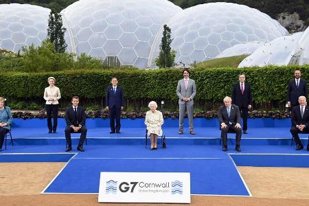 Die G7-Staatschefs beim Treffen mit Queen Elizabeth II. Die G7-Staatschefs beim Treffen mit Queen Elizabeth II.