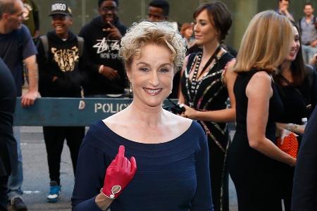 Lisa Banes ist unter anderem durch ihre Rolle in Lisa Banes ist unter anderem durch ihre Rolle in