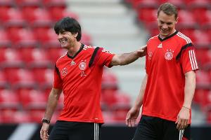 Neuer verabschiedet Löw: "Alles Gute, Jogi!"