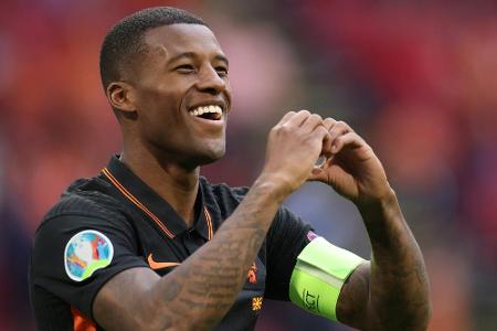 Oranje-Kapitän Wijnaldum trägt Oranje-Kapitän Wijnaldum trägt