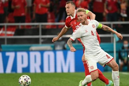 Dänen-Kapitän Kjaer pausiert im Training Dänen-Kapitän Kjaer pausiert im Training