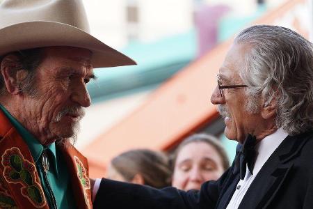 Duke Montana (Tommy Lee Jones) muss sich vor Max Berber (Robert De Niro) in Acht nehmen.