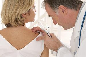 Dermatologin klärt auf: "Jede dritte Krebsdiagnose ist Hautkrebs"