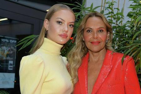 Cheyenne Ochsenknecht (20) und ihre Mutter Natascha (56) sind ein Herz und eine Seele. Die beiden haben sogar gemeinsam ein ...