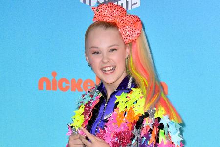 JoJo Siwa hat sich im Januar als pansexuell geoutet. JoJo Siwa hat sich im Januar als pansexuell geoutet.