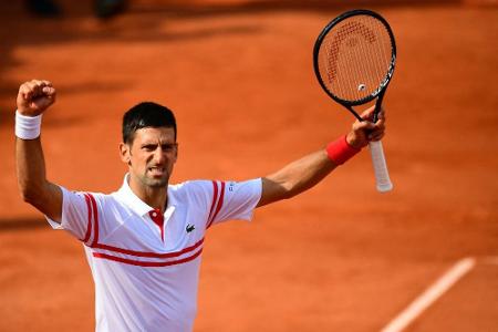 Federer zofft sich mit dem Referee - Nadal gewinnt Geburtstags-Match Federer zofft sich mit dem Referee - Nadal gewinnt Geburtstags-Match
