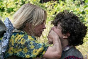 "A Quiet Place 2": Evelyn (Emily Blunt) ist zu allem bereit, um ihre Kinder zu schützen.