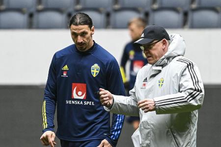 Verzweifelte Schweden: Trainer klingelt bei Ibrahimovic durch Verzweifelte Schweden: Trainer klingelt bei Ibrahimovic durch