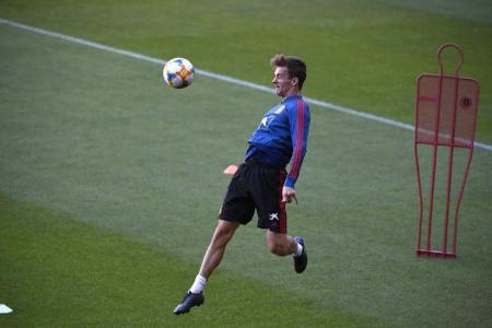 Auch dritter Coronatest bei Llorente negativ
