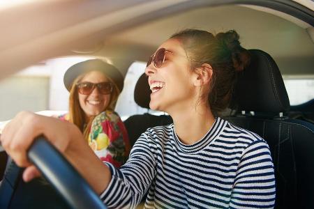 Wer Mitfahrgelegenheiten nutzt, tut dem Klima etwas Gutes. Wer Mitfahrgelegenheiten nutzt, tut dem Klima etwas Gutes.