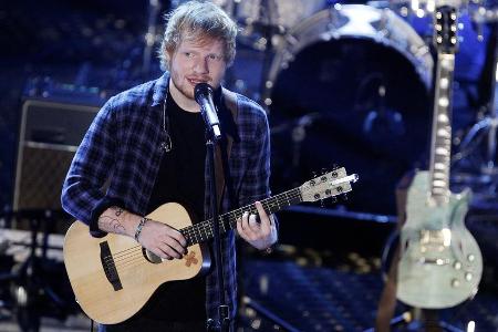 Ed Sheeran macht die Musikwelt bald wieder solo unsicher. Ed Sheeran macht die Musikwelt bald wieder solo unsicher.