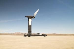 Der Wind weht, das Auto fährt