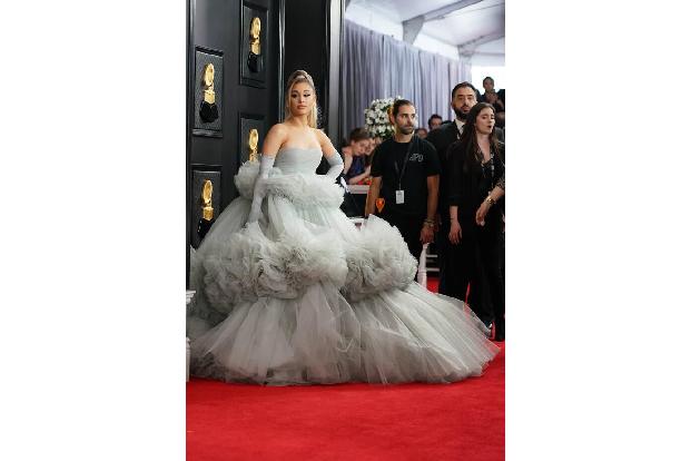 Auch Ariana Grande konnte auf großes Tamtam verzichten. Als sie Mitte Mai ihren Verlobten Dalton Gomez heiratete, bekam die ...