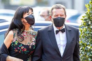 Von Soyeons Ex-Mann verklagt: Gerhard Schröder muss ihn entschädigen