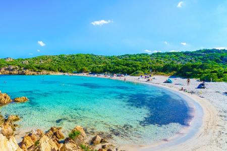 Wer 2020 einen Badeurlaub plant, sollte einen Blick nach Italien werfen. Entlang der Mittelmeerküste gibt es wunderschöne Sa... Wer 2020 einen Badeurlaub plant, sollte einen Blick nach Italien werfen. Entlang der Mittelmeerküste gibt es wunderschöne Sa...