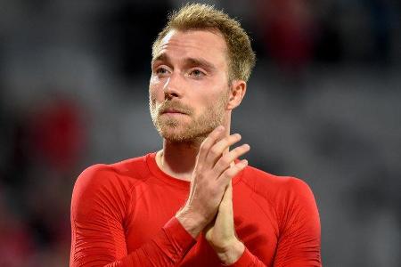 Fußball-Star Christian Eriksen gratuliert seiner Mannschaft. Fußball-Star Christian Eriksen gratuliert seiner Mannschaft.