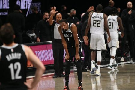 Brooklyn fehlen Zentimeter - Milwaukee nach Krimi im Halbfinale