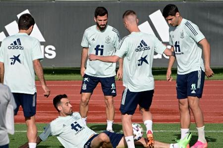 Alle PCR-Tests vom Mittwoch beim spanischen Team negativ - Impung vor der EM Alle PCR-Tests vom Mittwoch beim spanischen Team negativ - Impung vor der EM