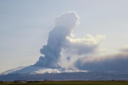 Der Eyjafjallajökull gehört spätestens seit 2010 zu den berühmtesten Vulkanen der Welt. Aufgrund seines Ausbruchs wurde dama...