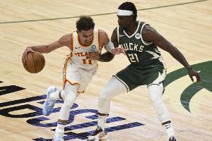 Young überragt: Hawks siegen in Milwaukee