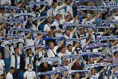 EM: Finnische Fans mit Corona infiziert - Dänemark ruft Stadionbesucher zu Tests auf EM: Finnische Fans mit Corona infiziert - Dänemark ruft Stadionbesucher zu Tests auf
