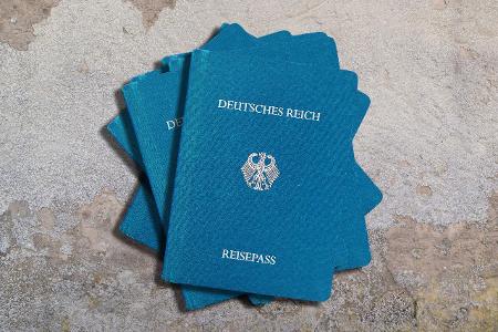 6_ Reichsbürger-Pass Imago Christian Ohde.jpg