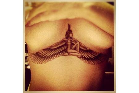 rihanna-twitter.jpeg