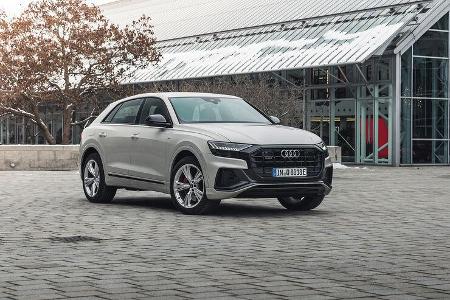 Vor allem dank der Drehmoment-Dreingabe der E-Maschine (400 Nm) reicht im Bug ein V6 statt des noch kräftigeren V8.