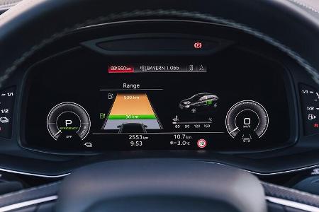 Da der Elektromotor allein schon 400 Nm generiert, fehlt es dem Dickschiff nicht an Schubkraft.