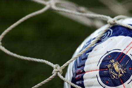 Über eine Milliarde Euro vor Steuern: Premier League verzeichnet Rekordverlust Über eine Milliarde Euro vor Steuern: Premier League verzeichnet Rekordverlust