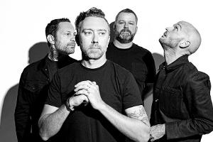 Zach Blair von Rise Against: "Joe Biden macht einen großartigen Job"