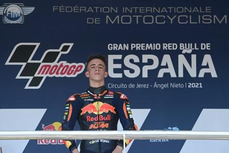 Schrecksekunde in Assen: Moto3-Spitzenreiter Acosta überfahren Schrecksekunde in Assen: Moto3-Spitzenreiter Acosta überfahren