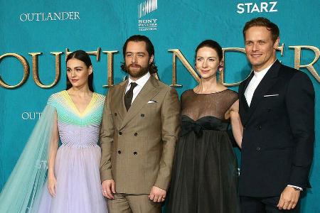 Sophie Skelton, Richard Rankin, Caitriona Balfe und Sam Heughan bei der Premiere der fünften Staffel von Sophie Skelton, Richard Rankin, Caitriona Balfe und Sam Heughan bei der Premiere der fünften Staffel von